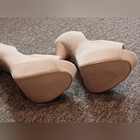 Shoes - Picture 3 of 3